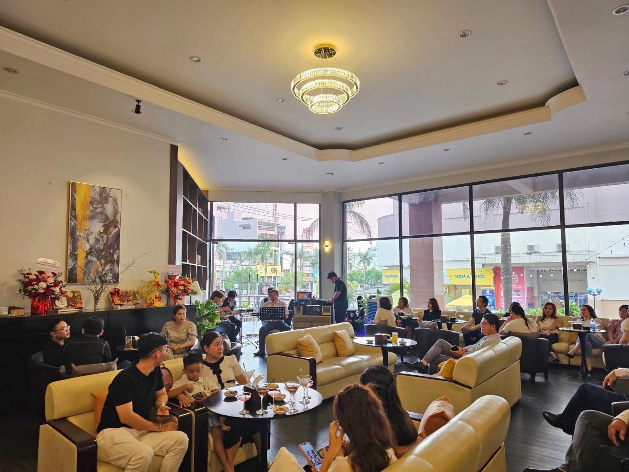 Cụm Khách sạn Đông Xuyên - Long Xuyên - Cửu Long Esterno foto